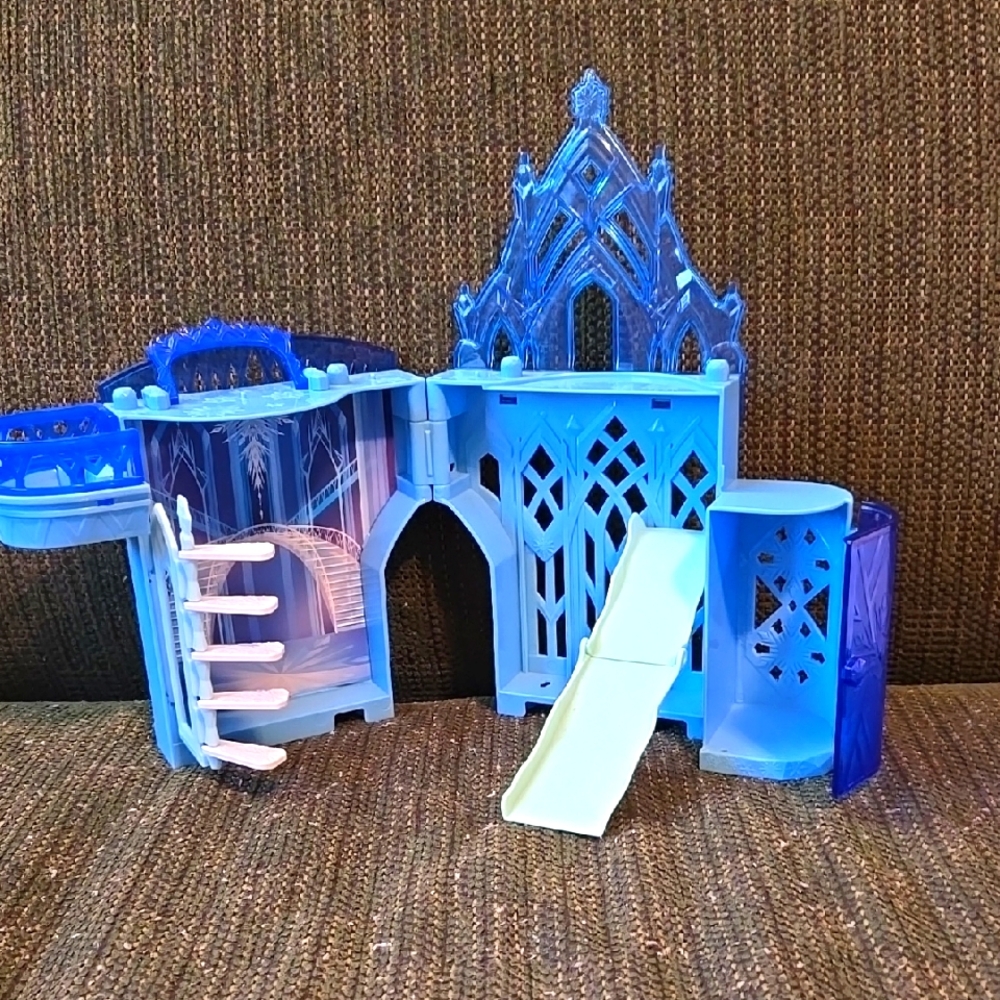 Disney's Frozen Castle Playset for Kids